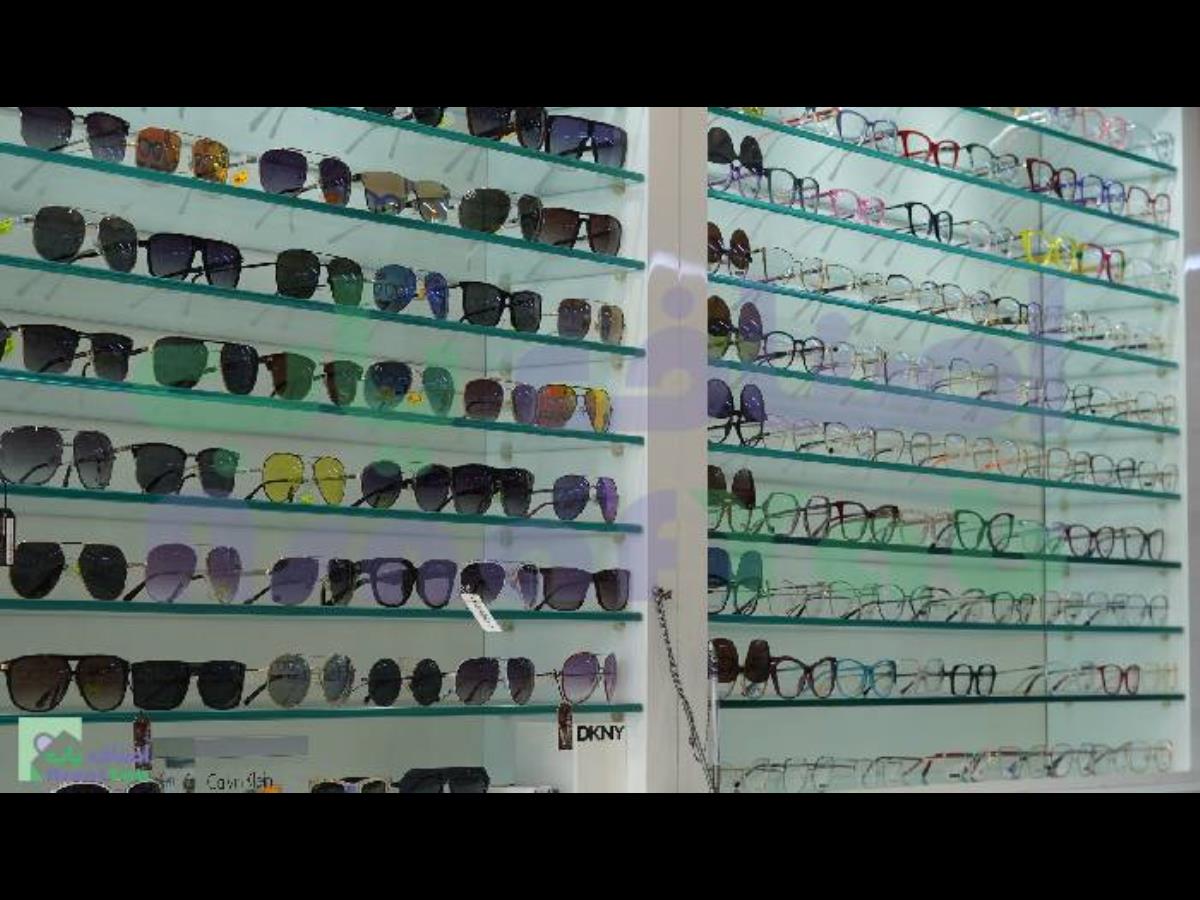 عینک فروشی دانشجو